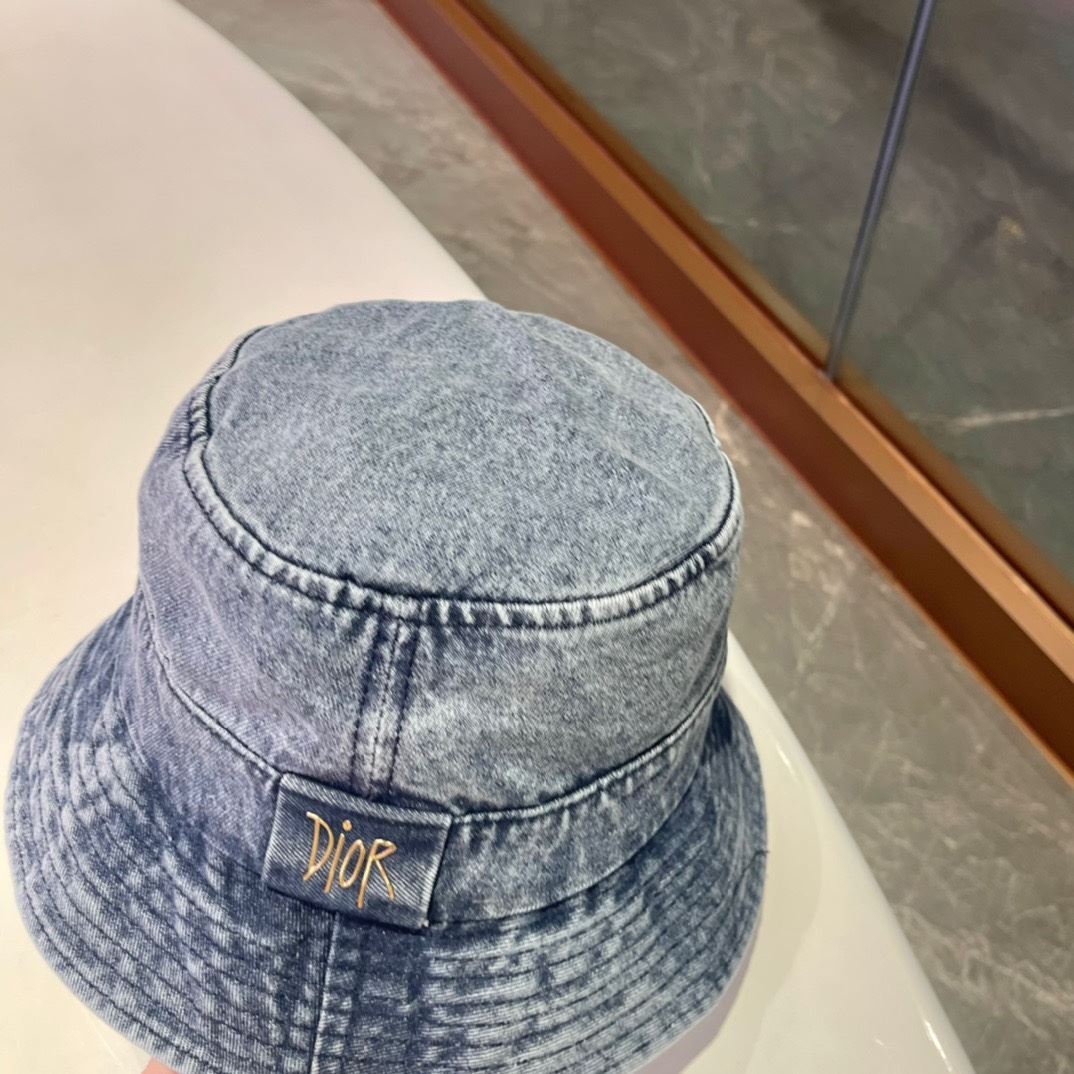 Christian Dior Caps